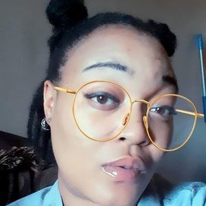 Meet your Posher, Keshia